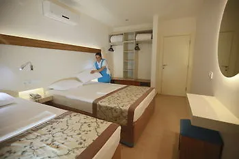 Almera Park Hotel 3*