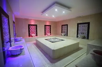 Almera Park Hotell 3*
